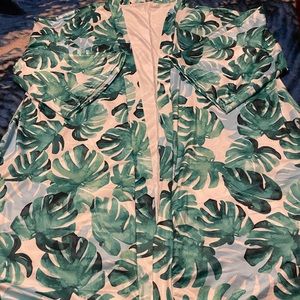 2pcs Long coat with matching shorts.